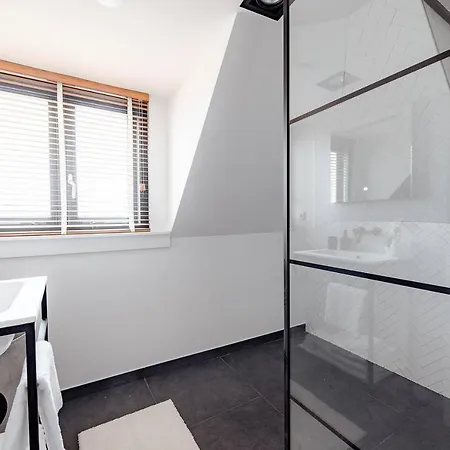 Lvm 3* Haag