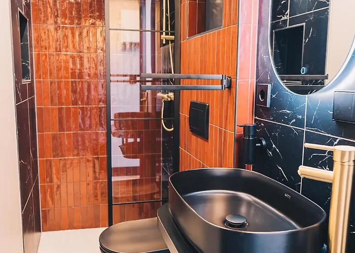 Lvm מלון דירות 3*